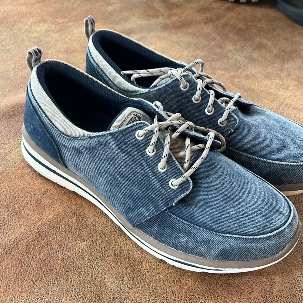 Skechers relaxed fit Blue Casual Boat Shoes w/ Air cooled memory foam. Size 9.5